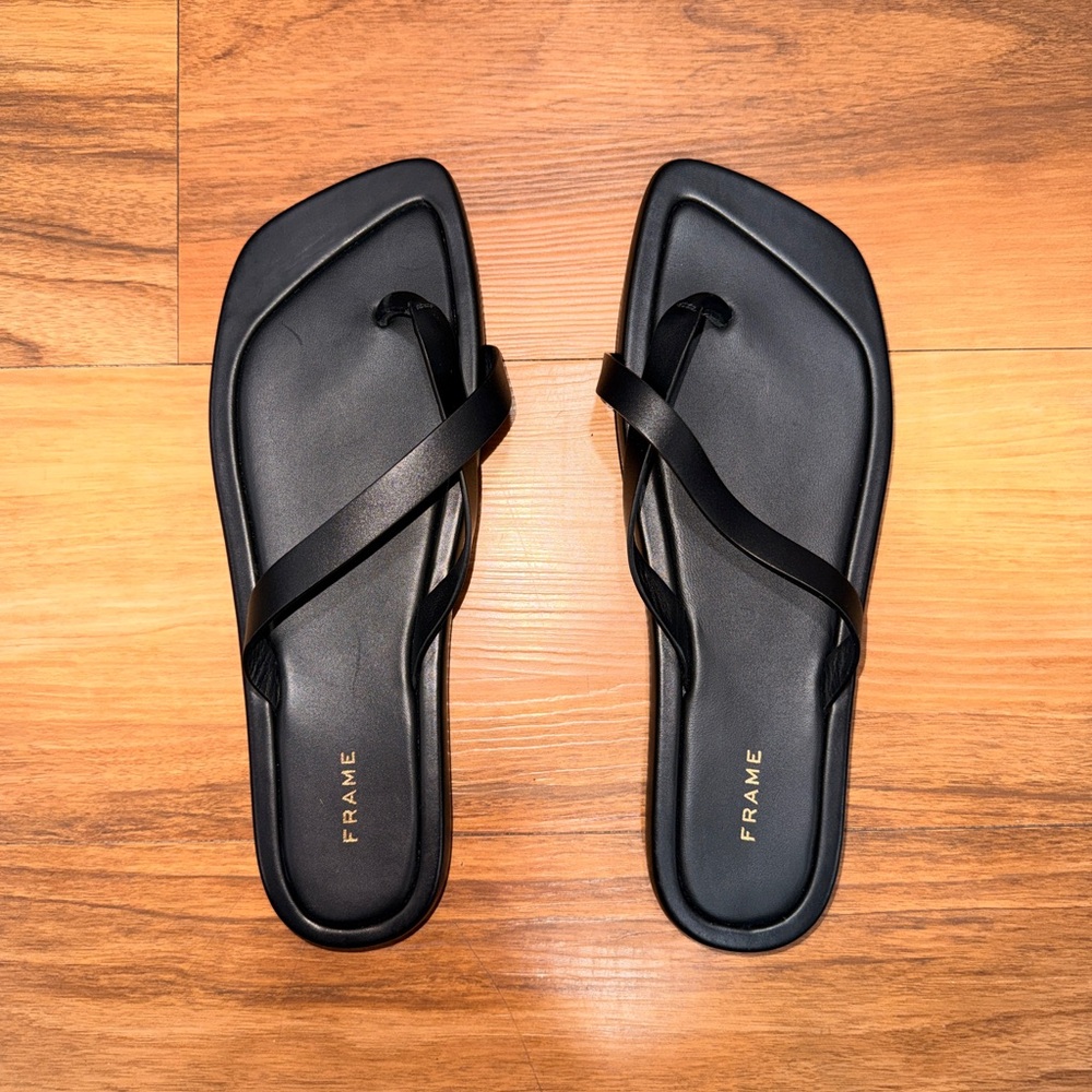 FRAME NWOT Le Montauk Crossover-Strap Leather Black Sandals